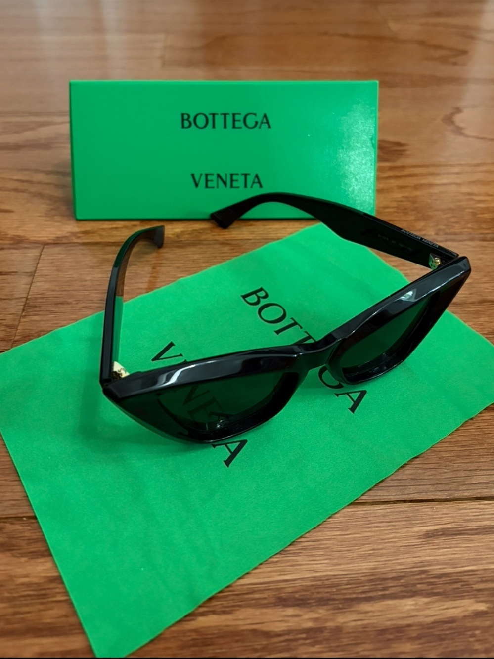 Bottega Veneta Sharp Cat Eye Black Designer Sunglasses Made in Italy with Box